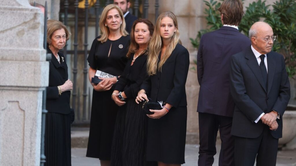 La infanta Cristina, Alexia de Grecia e Irene Urdangarin en el funeral por Juan Gómez-Acebo