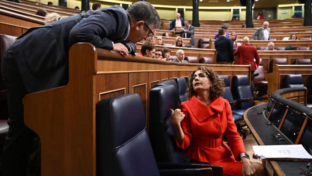 Patxi López y María Jesús Montero, este jueves, en el Congreso.