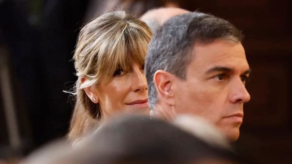 El presidente del Gobierno, Pedro Sánchez, y su mujer, Begoña Gómez