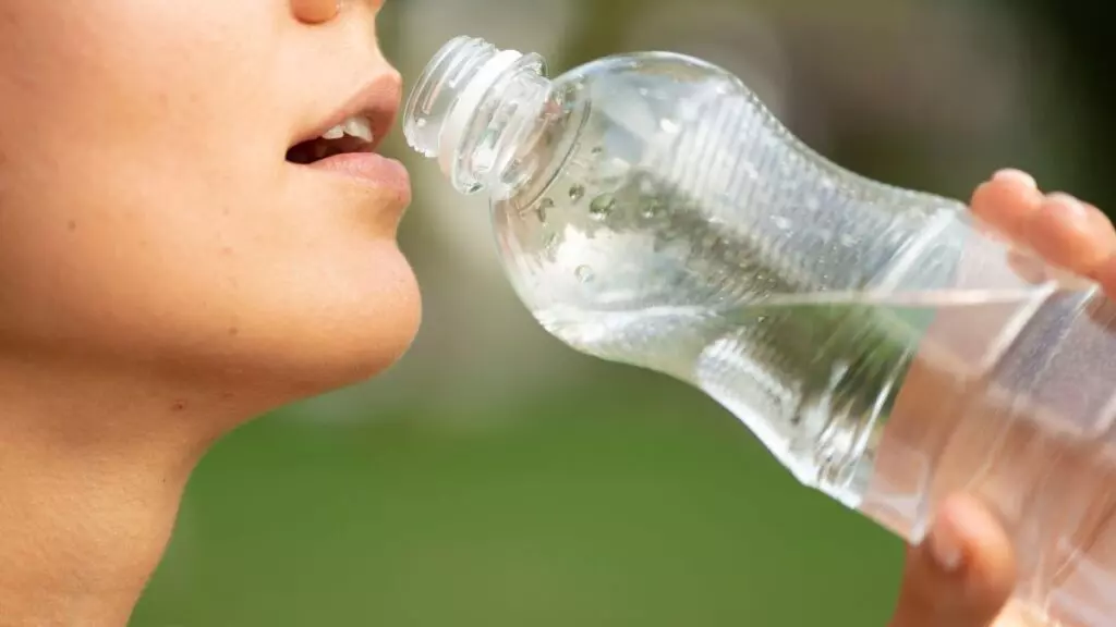 Las botellas de plástico, problemáticas para nuestra salud.