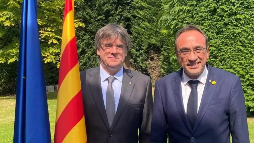 Carles Puigdemont y Josep Rull en Waterloo