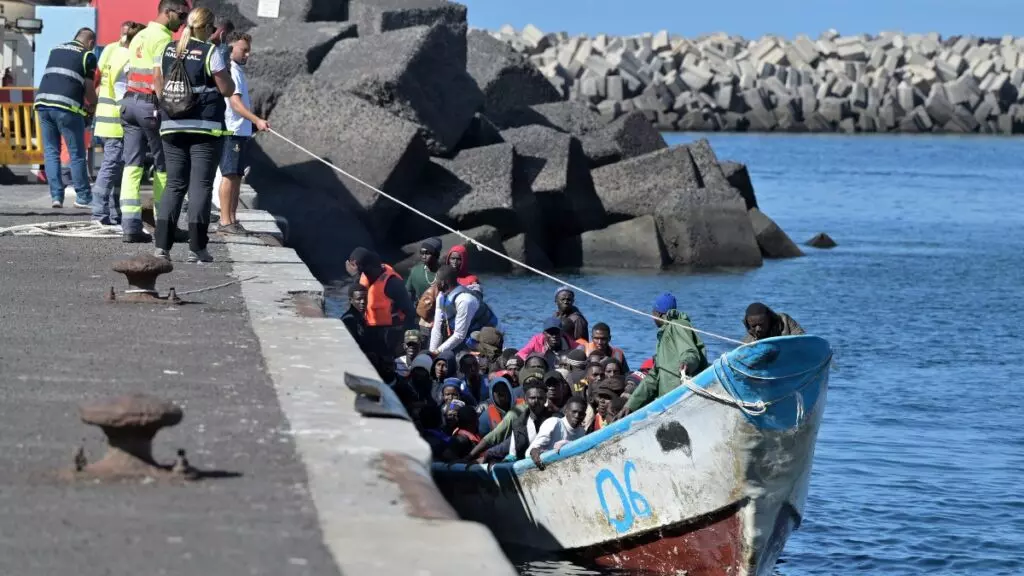 Inmigrantes llegando a El Hierro, en una imagen de archivo