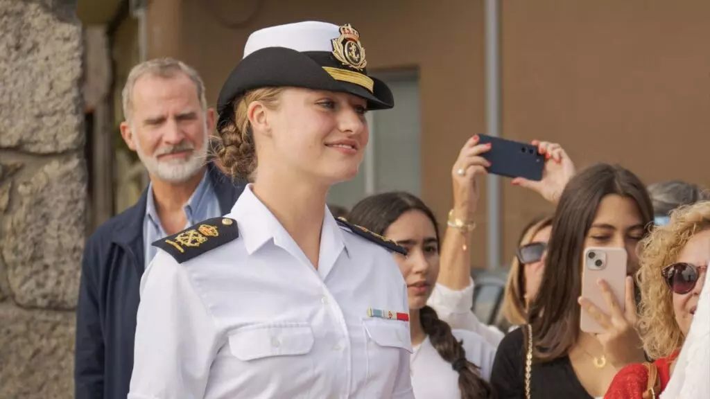 Los reyes Felipe y Letizia visitaron a su hija Leonor en la Escuela Naval de Marín