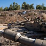 Tropas y carros de combate del Ejército de Israel cerca de la frontera con Líbano.