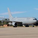 Foto de archivo de un avión militar.