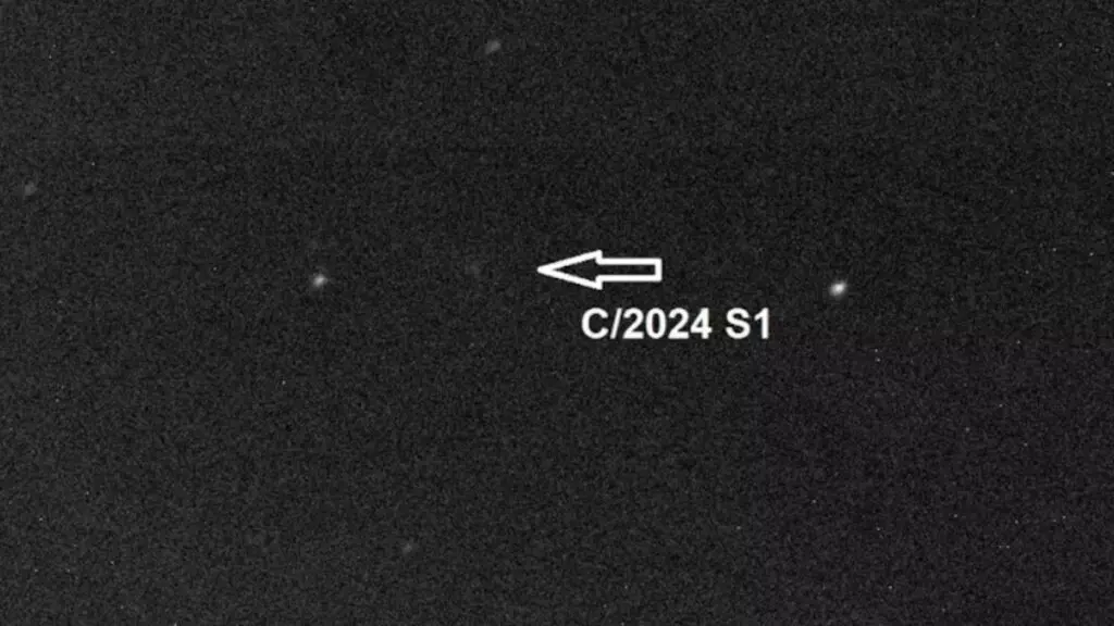 El cometa C/2024 S1 ATLAS captado con el telescopio robótico de 0.8 m Joan Oró, todavía lejano y con la apariencia de una ténue nube en una imagen de un minuto de exposición tomada el pasado 5 de octubre de 2024