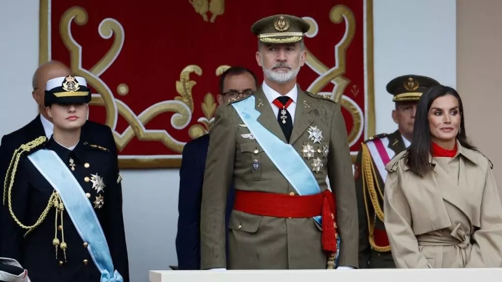 Los reyes Felipe y Letizia y la princesa Leonor, en el desfile del Día de la Hispanidad